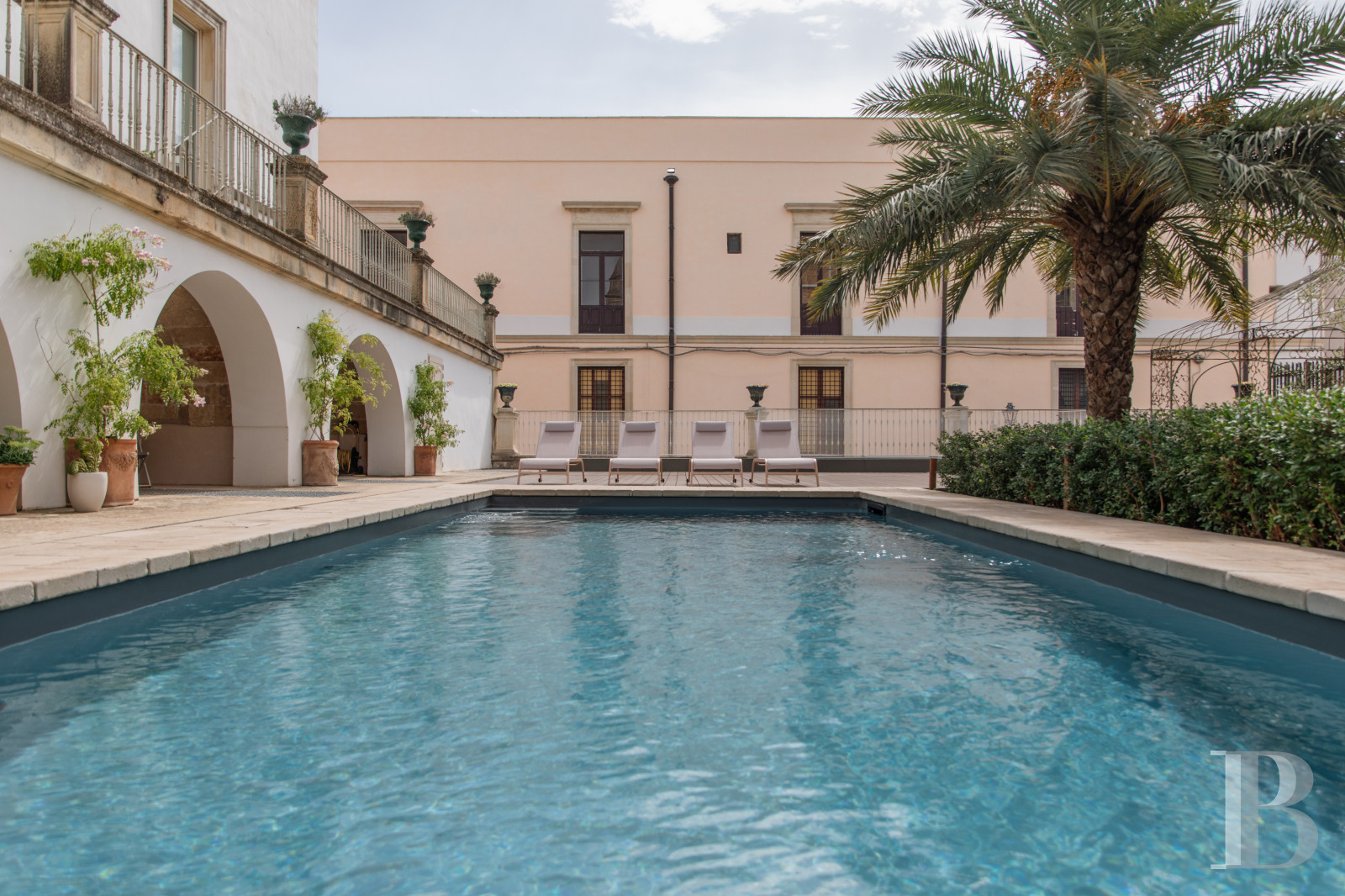 A vast Renaissance palace with a citrus garden in Nardo, Puglia  - photo  n°1